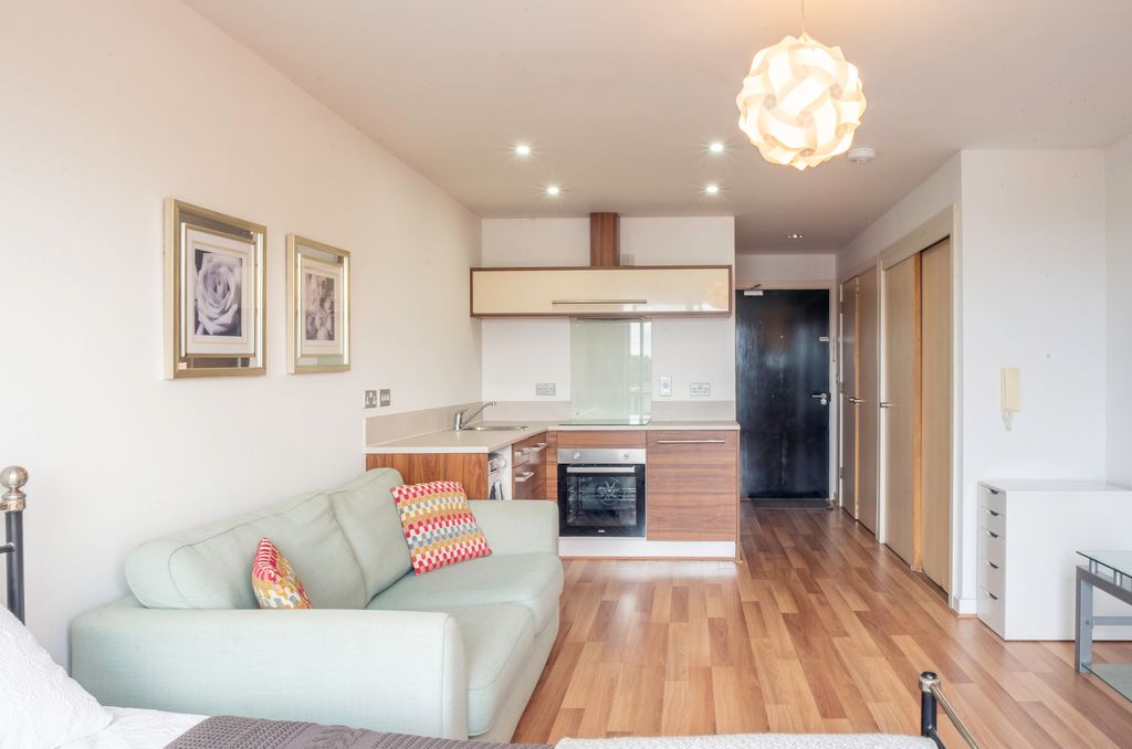 Property photo 1 of 10 Apt 4 38 Ryland Street00009