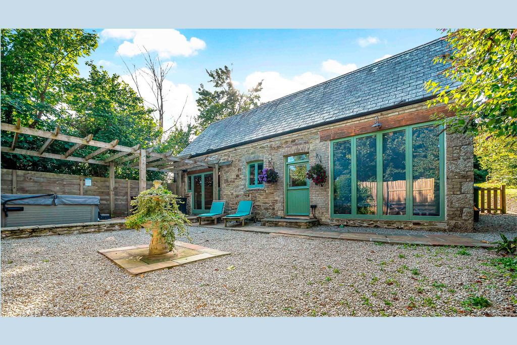 Property photo 1 of 12 Photo 1