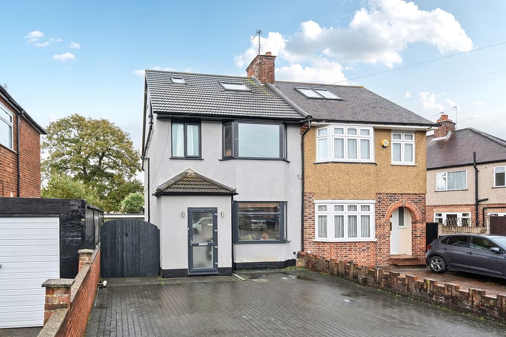 Property photo 1 of 19 Photo 4