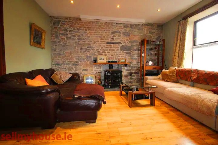 Property photo 3 of 9