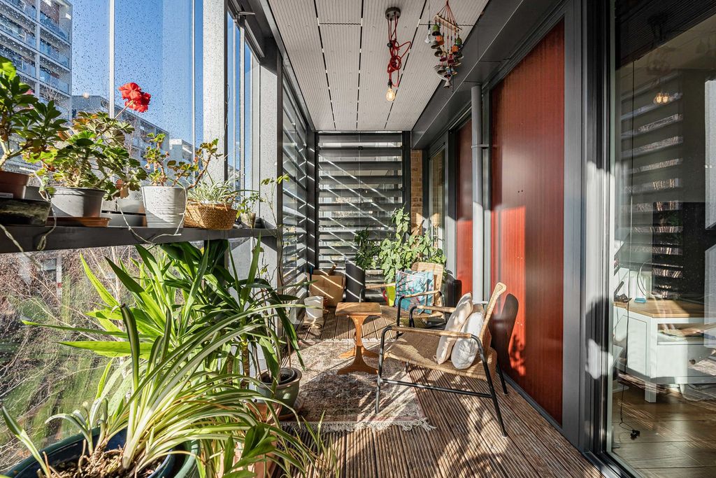 Property photo 2 of 22 Balcony