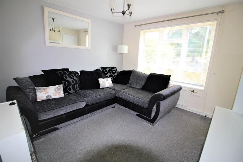 Property photo 3 of 10 Lounge