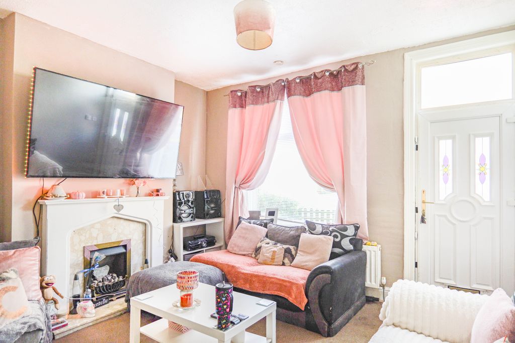 Property photo 2 of 24