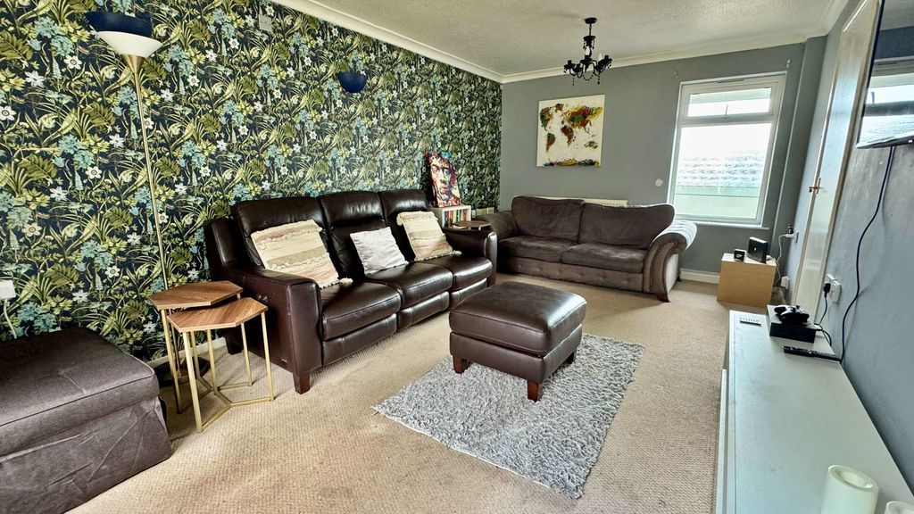 Property photo 3 of 11 Photo 10