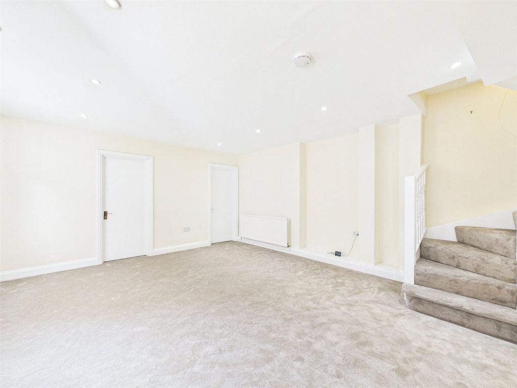 Property photo 2 of 7 Picture No. 06