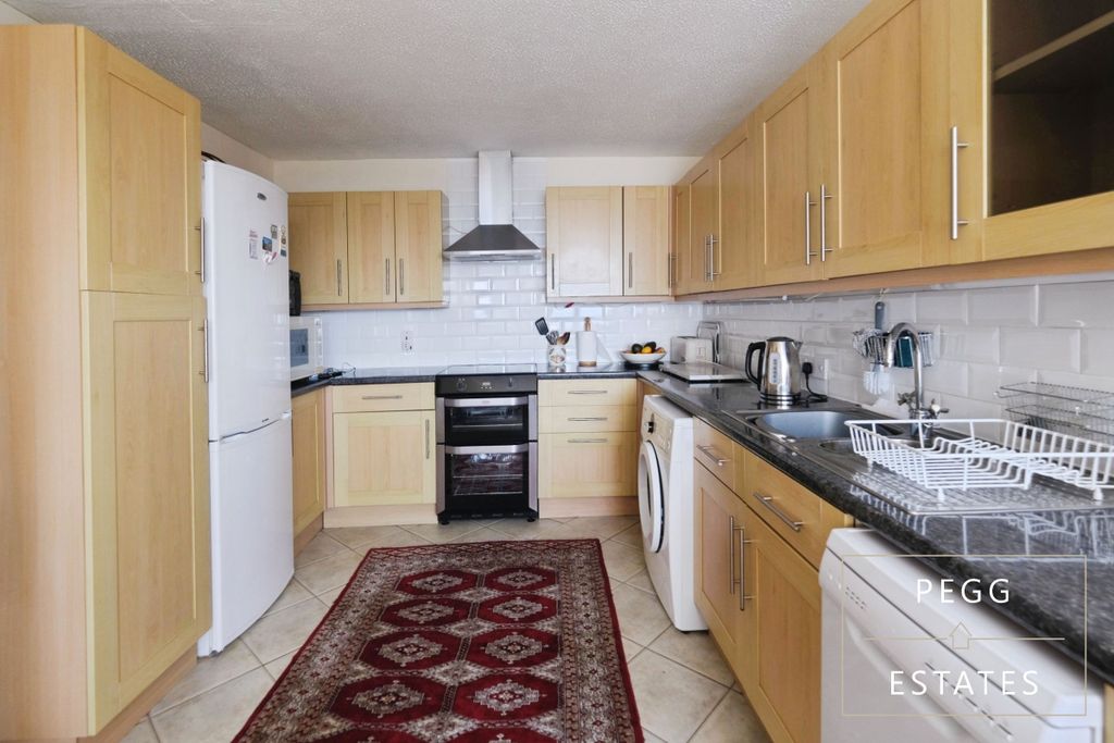 Property photo 3 of 23