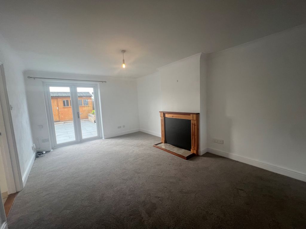 Property photo 2 of 12 Living Room