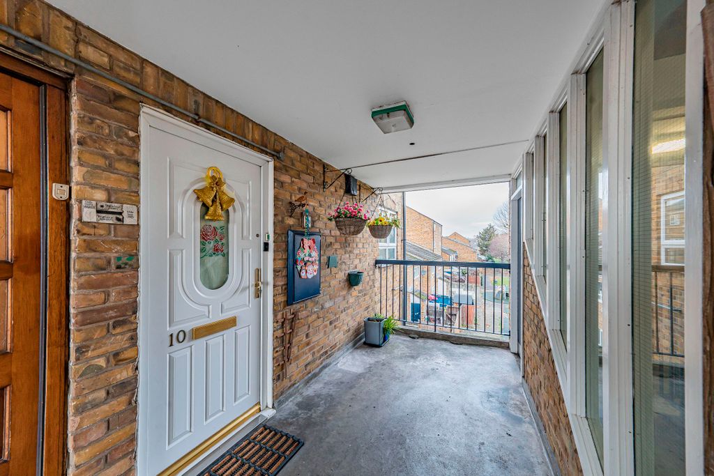 Property photo 2 of 10