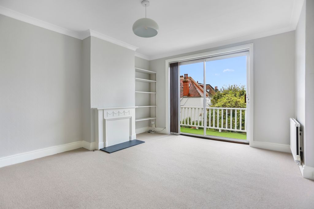 Property photo 2 of 12 296A3540