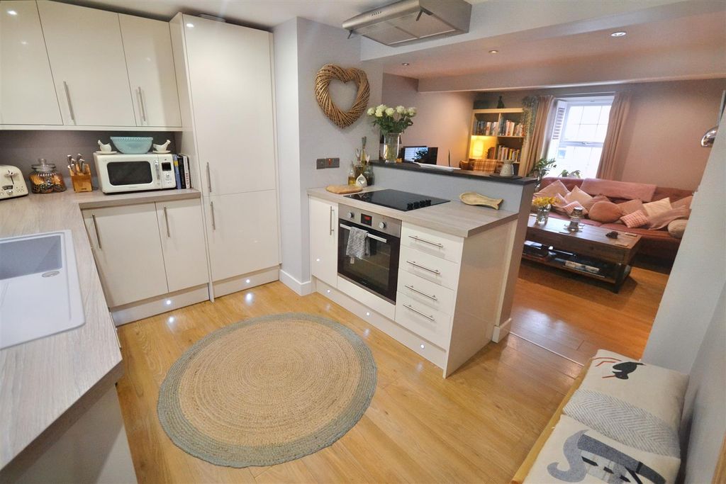 Property photo 2 of 25 11 (14).Jpg