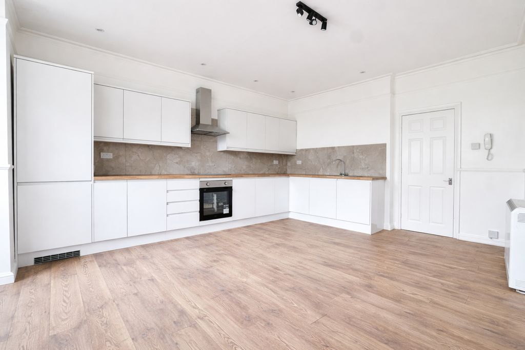 Property photo 2 of 6 Picture 2