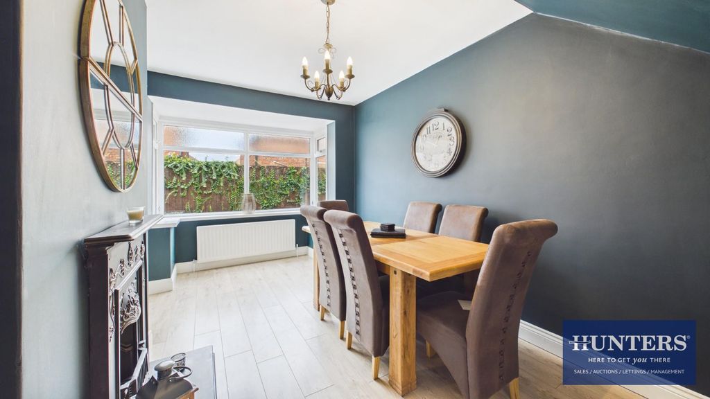 Property photo 3 of 17 Dining Room