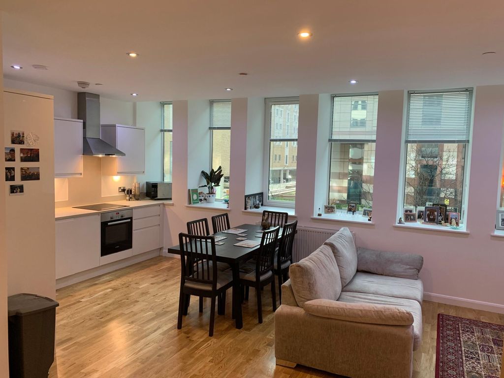 Property photo 1 of 11 Photo 0