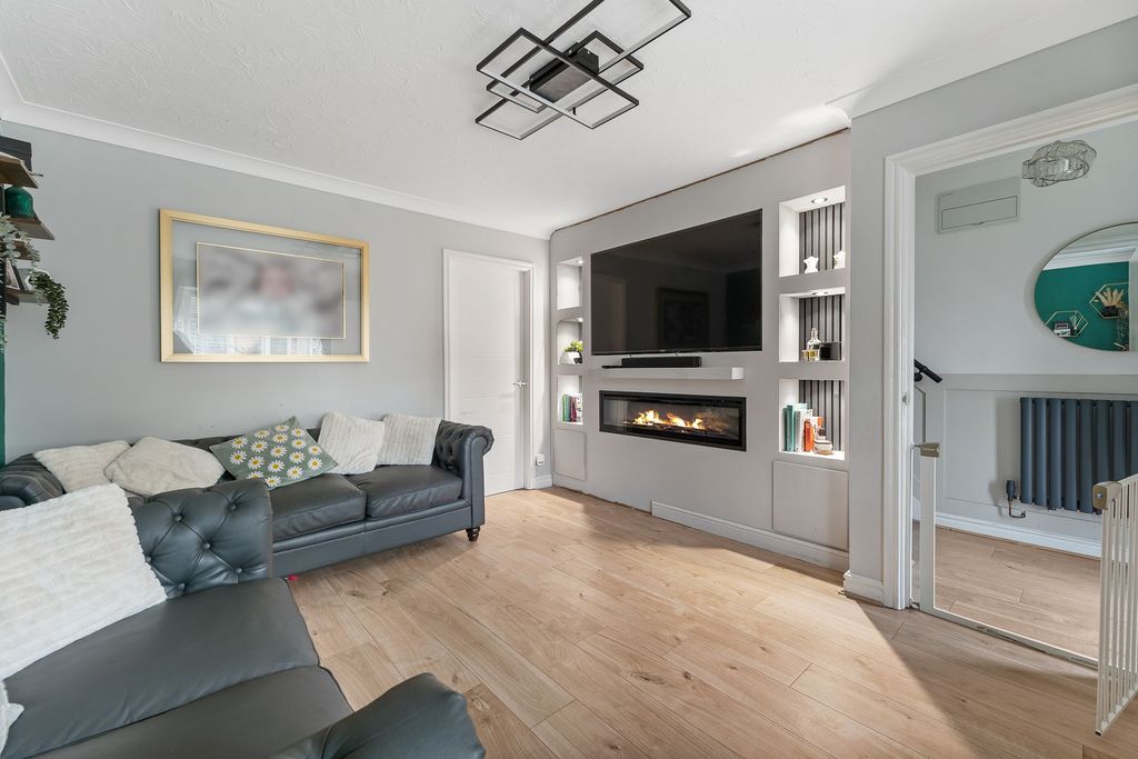 Property photo 2 of 14