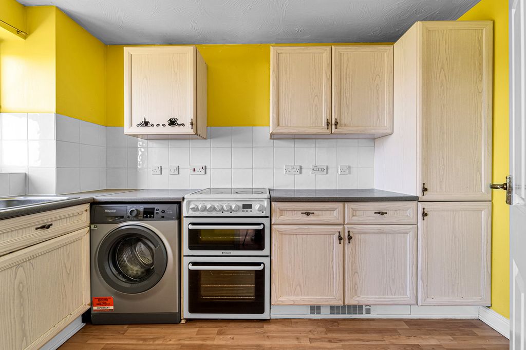 Property photo 3 of 9