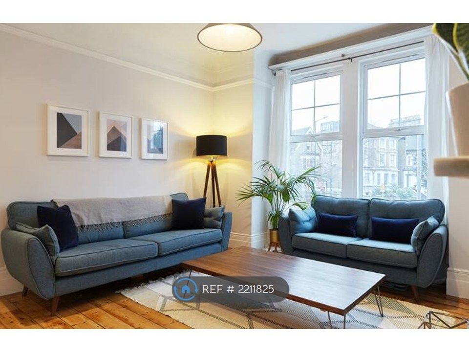 Property photo 1 of 14 Lounge