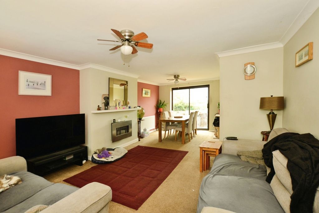 Property photo 2 of 17 Photo