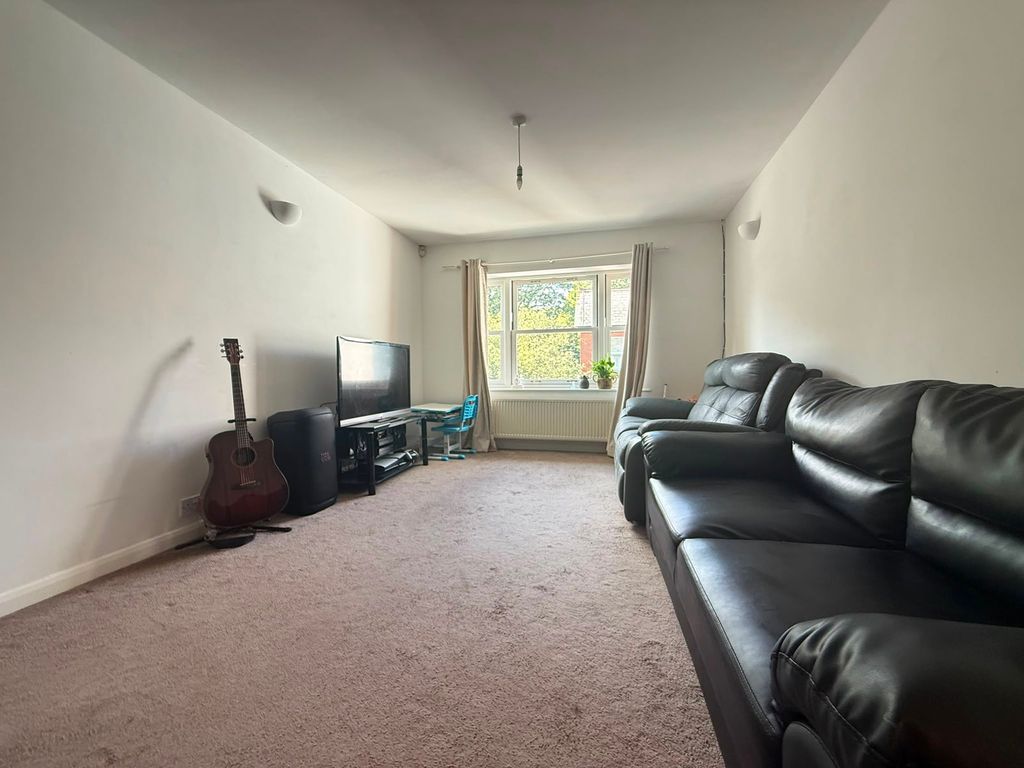 Property photo 2 of 9