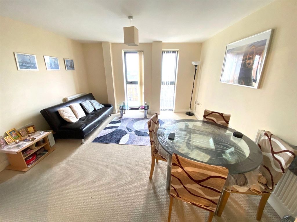 Property photo 2 of 12 Picture No. 18