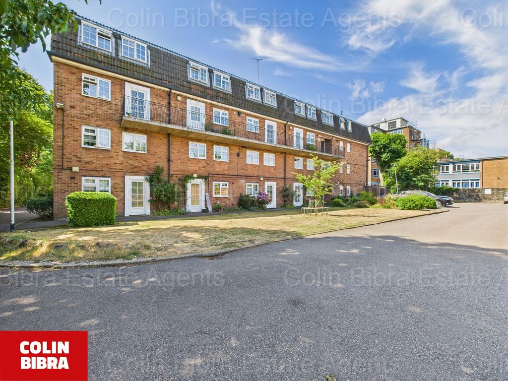 Property photo 1 of 19 Cam04175G0-Pr0042-Still035
