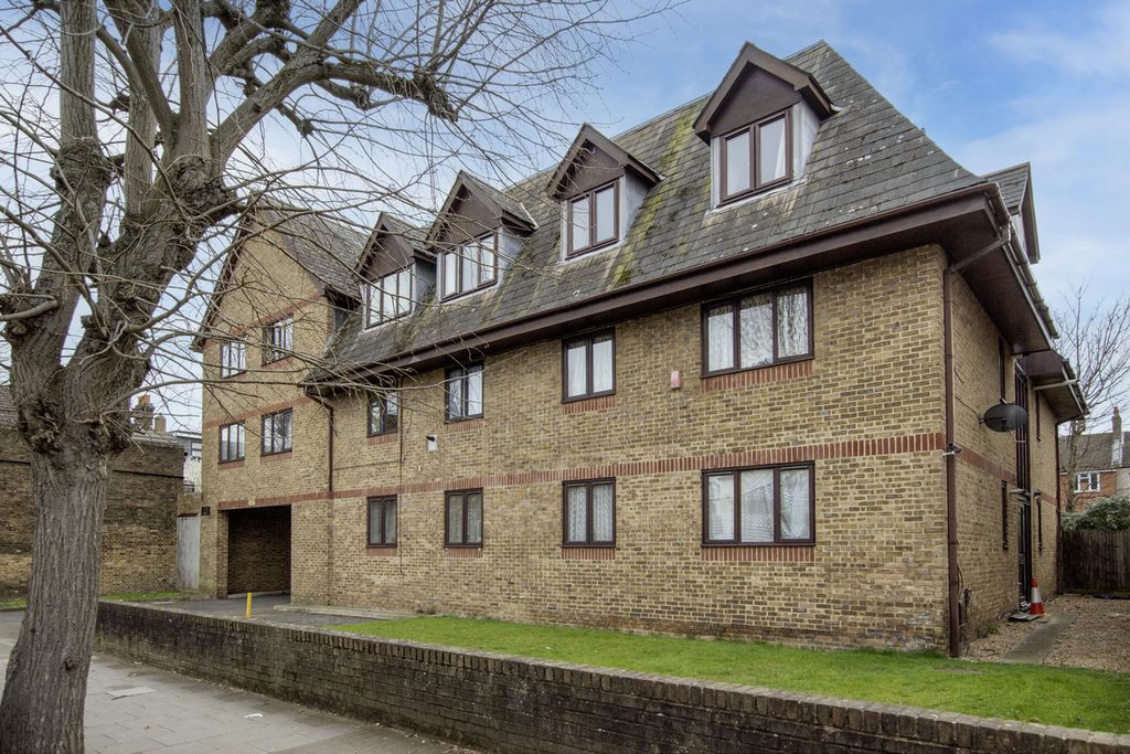 Property photo 2 of 13