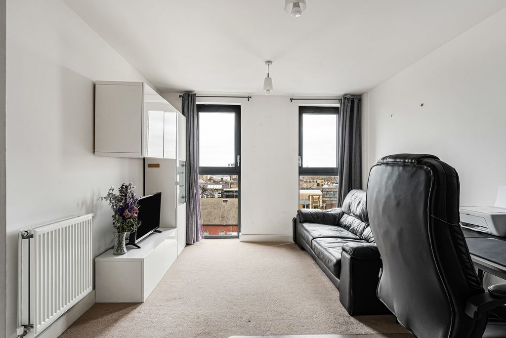 Property photo 1 of 14 Reception/Kitchen