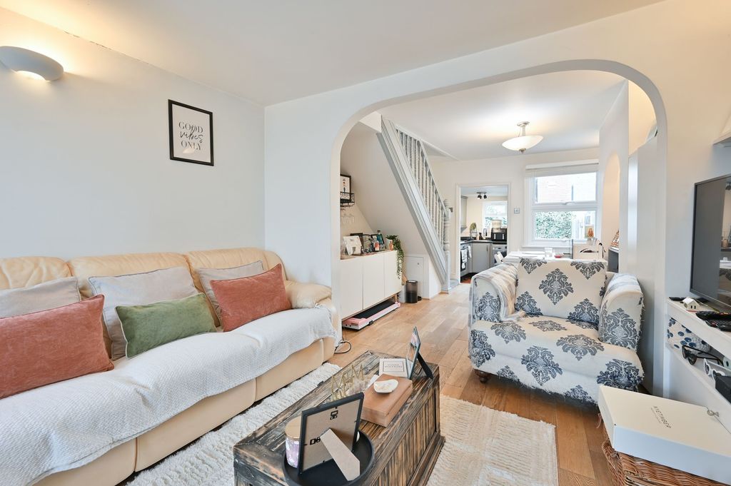 Property photo 3 of 17