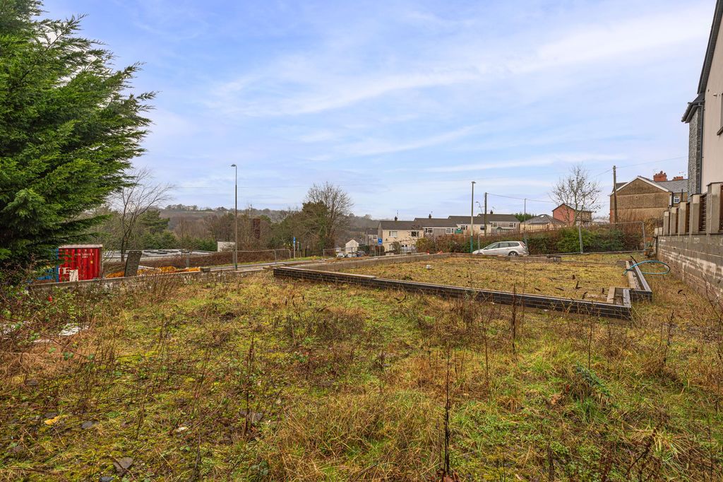 Property photo 3 of 7
