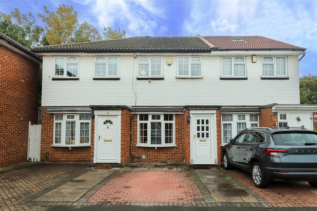 Property photo 1 of 9