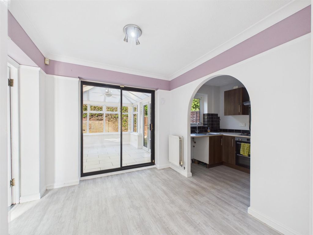 Property photo 3 of 11 Dining Room