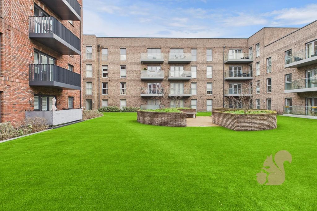 Property photo 1 of 12 Cam01814G0-Pr0046-Still018.Jpg