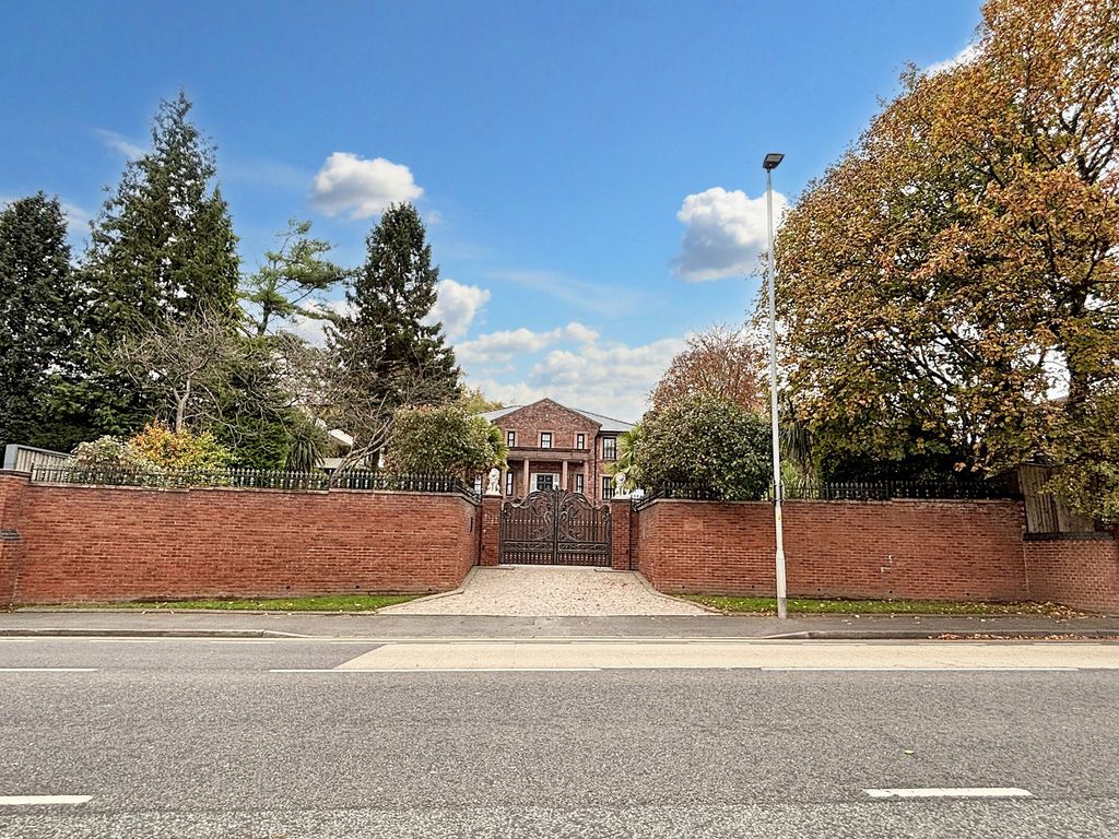 Property photo 1 of 35