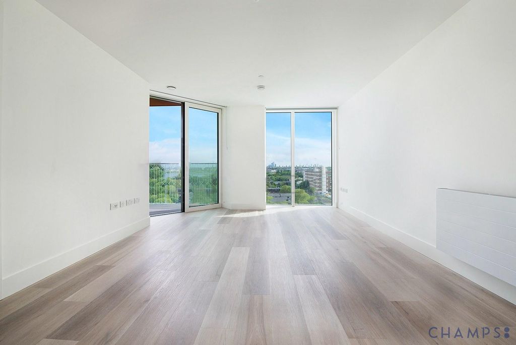 Property photo 1 of 5 Modern 1-Bedroom Apartment With Sky Garden | Hale Works, N17