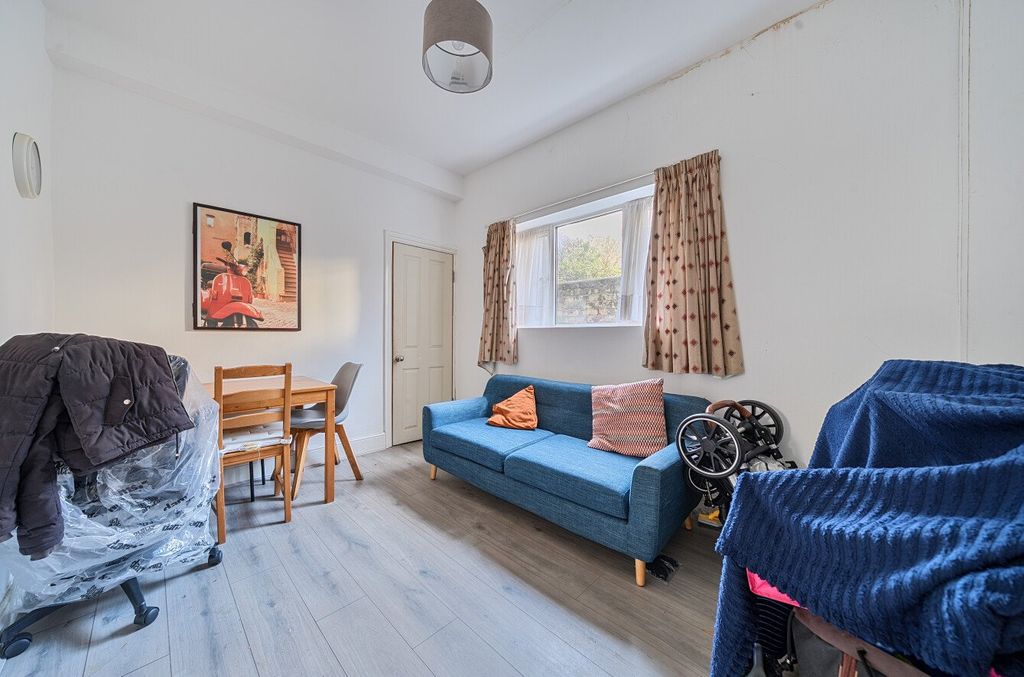 Property photo 3 of 12 Picture No. 14