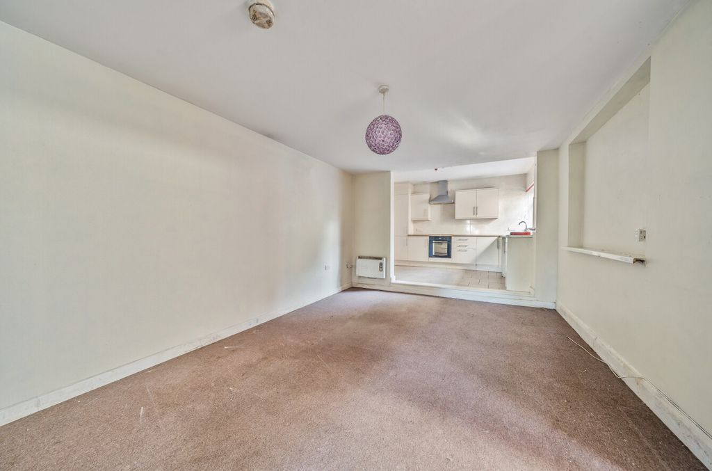 Property photo 2 of 20 1319715-25-686d66...