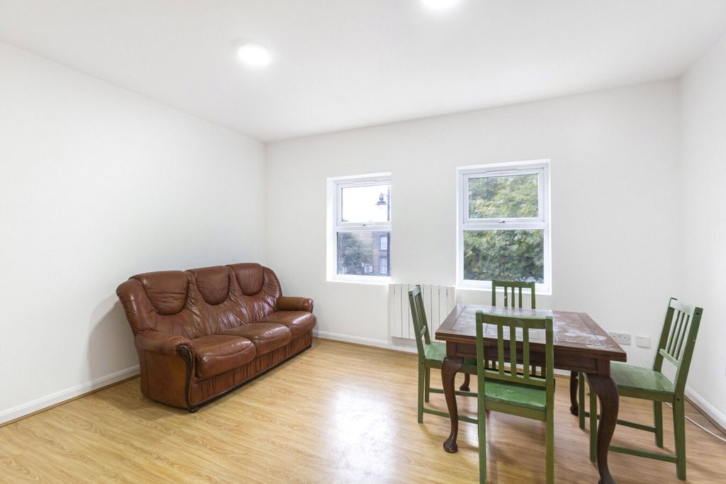Property photo 2 of 8 Reception Room