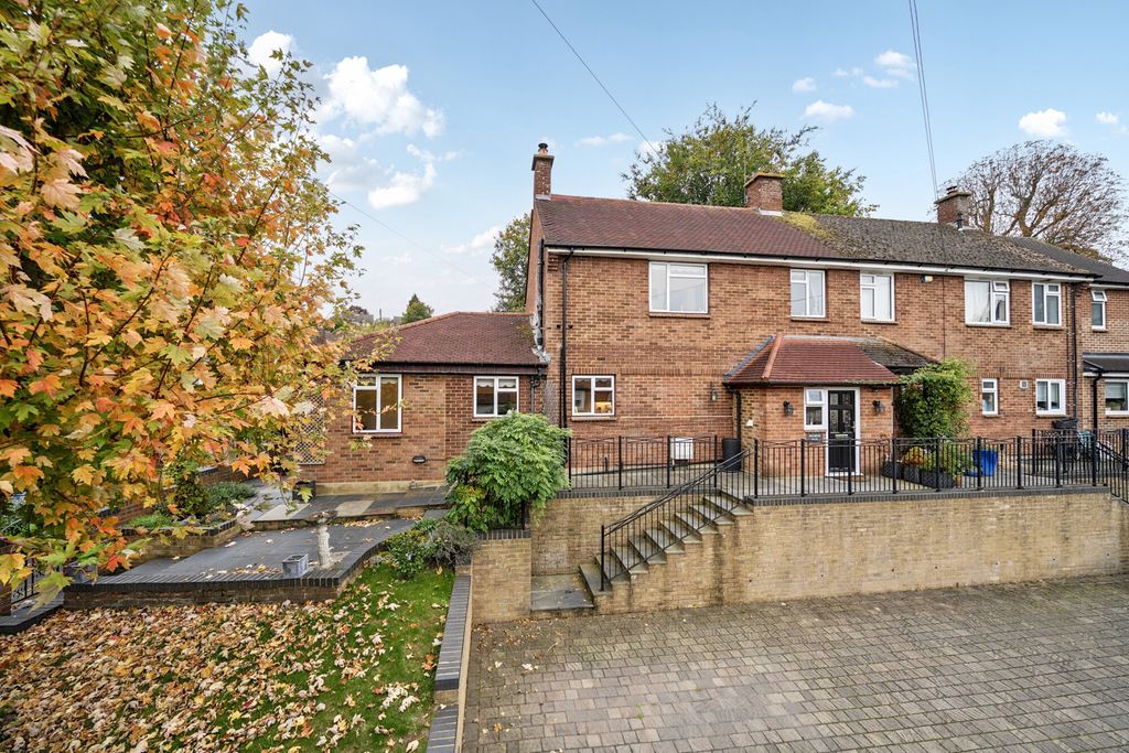 Property photo 3 of 27 External