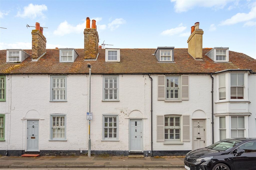 Property photo 1 of 18 Waterloo Road, Whitstable