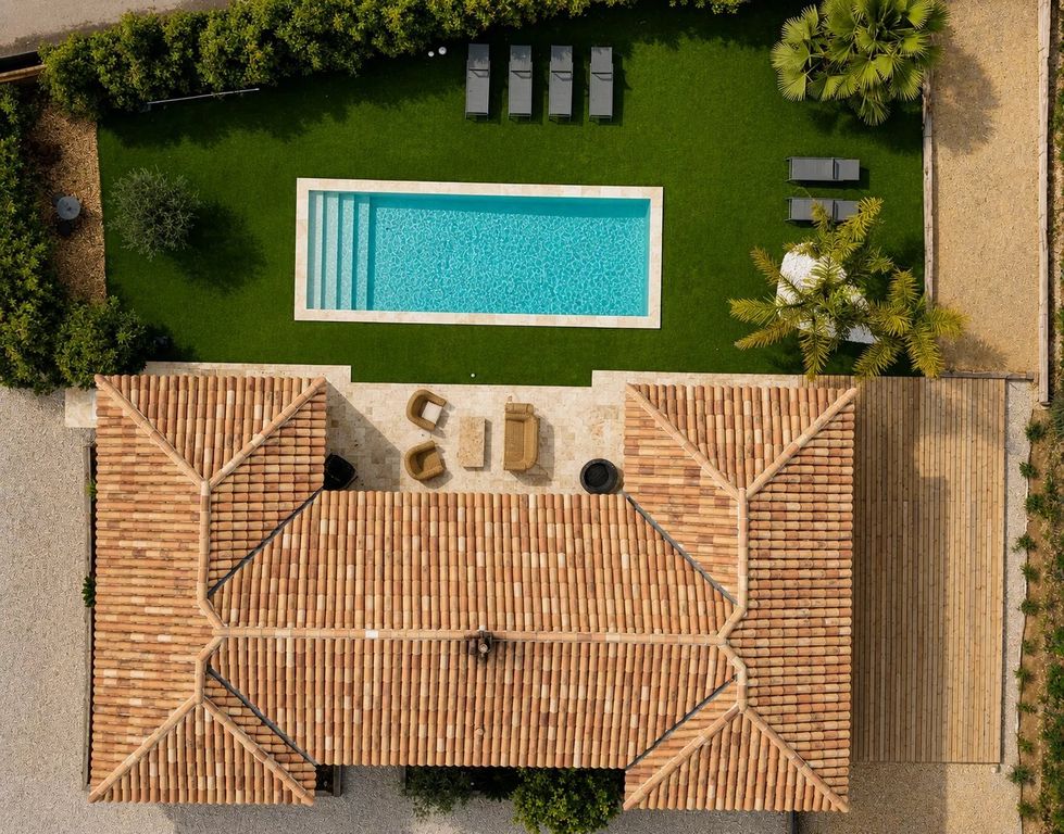 Property photo 1 of 5 Single-Story Contemporary Villa - Le Plan-De-La-Tour