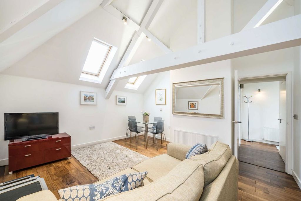 Property photo 1 of 5