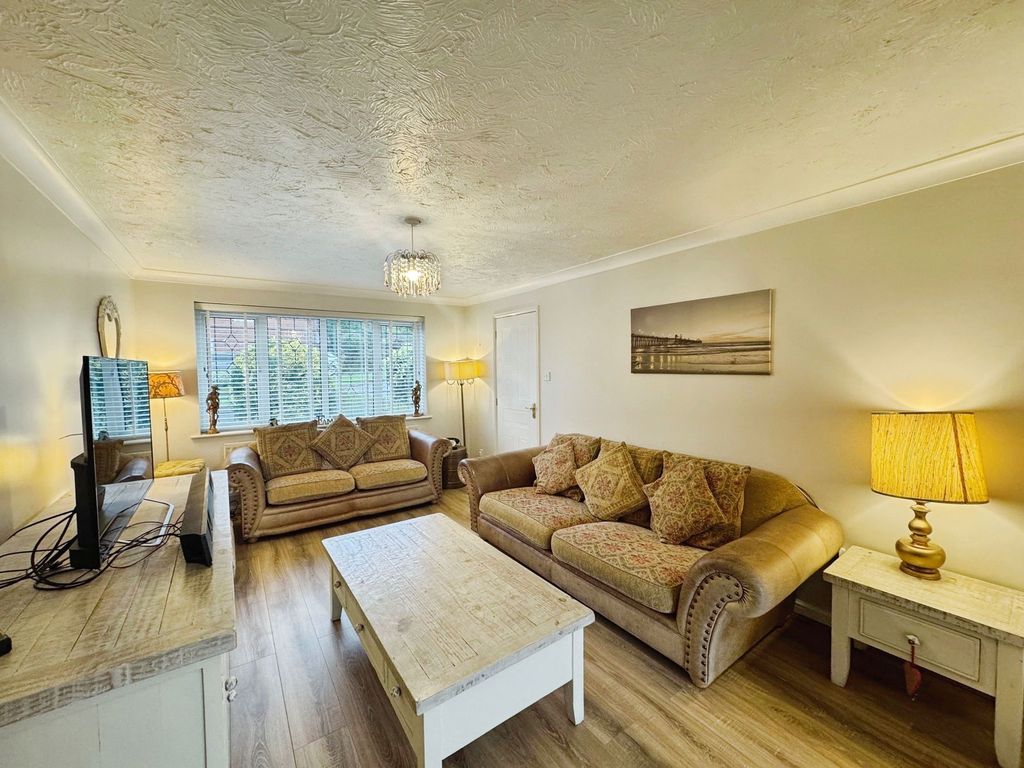 Property photo 3 of 26