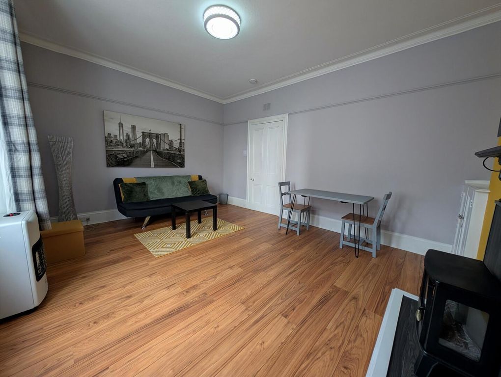 Property photo 3 of 11 Living Room