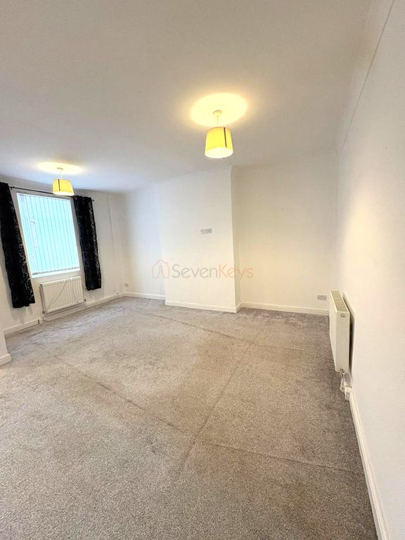 Property photo 2 of 12 9Ecadd6d-66c9-4Bed-B6Dd-c8c82186Bc50