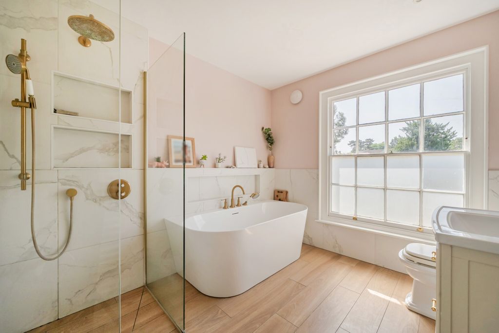 Property photo 3 of 38 1487019-15-6A50E2...
