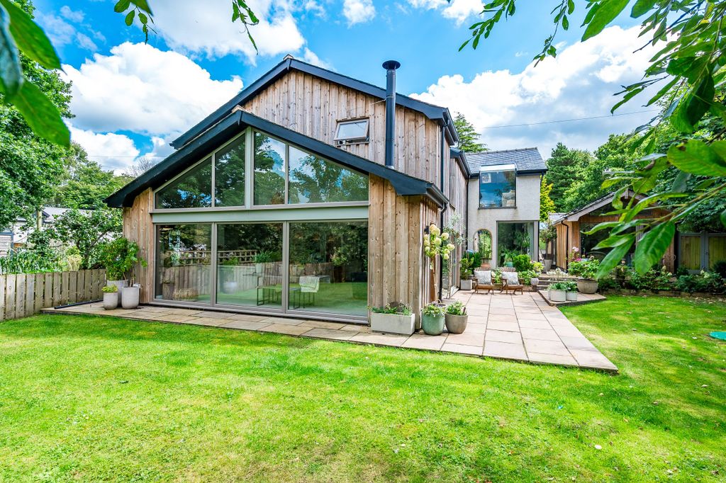 Property photo 1 of 43