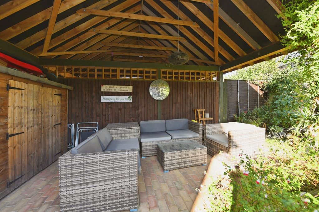 Property photo 3 of 16 Pbox-Img.Jpg