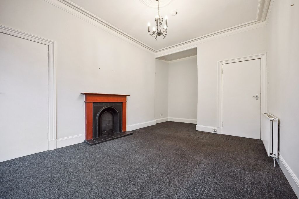 Property photo 3 of 10 3