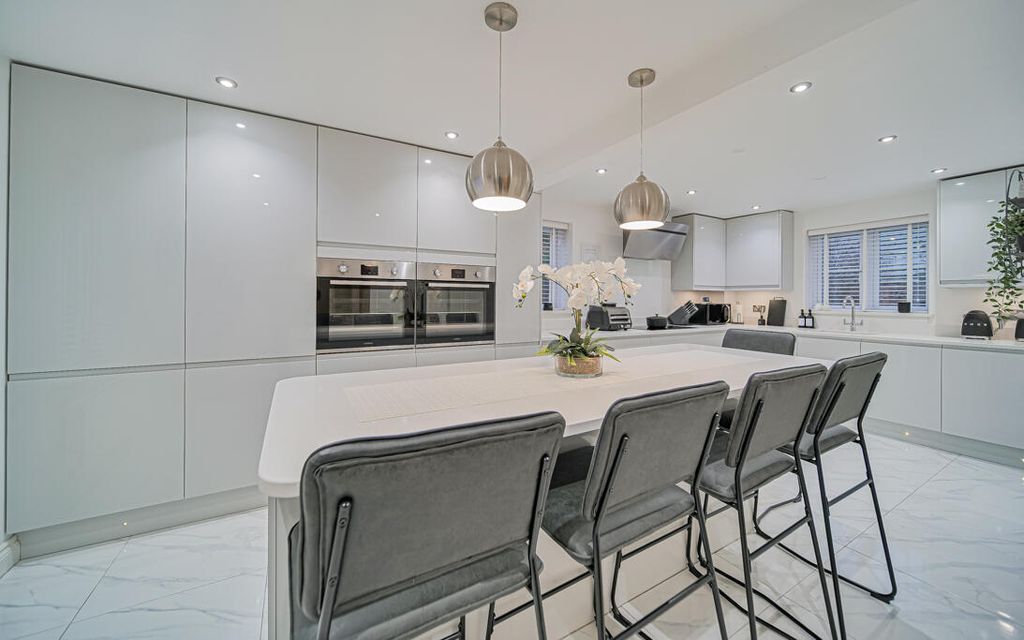 Property photo 3 of 24 P1066597.Jpg