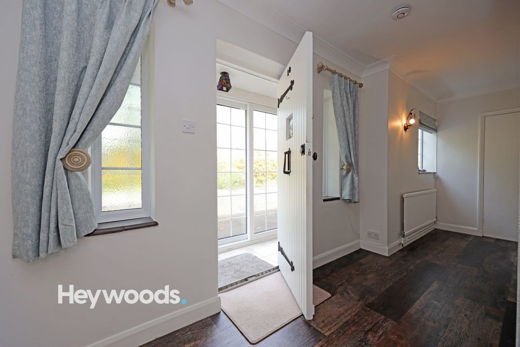 Property photo 3 of 24 0F1A8942