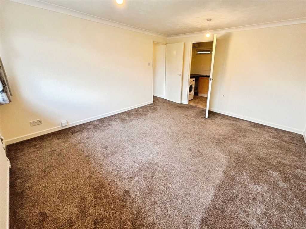 Property photo 3 of 11 Picture